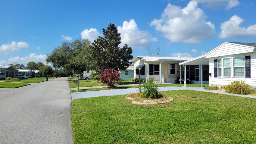 430 Caymen Drive a Lake Wales, FL Mobile or Manufactured Home for Sale